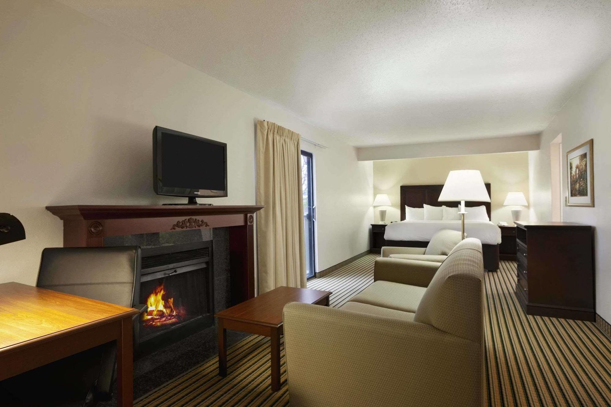 Hawthorn Suites Of Troy Exterior foto